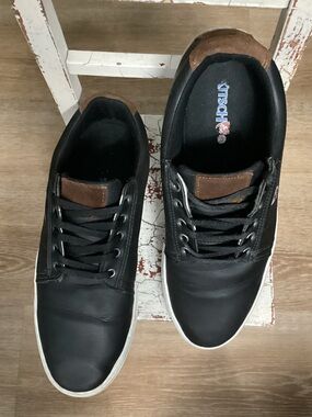 Kitsch Black Sneakers with Brown Accents 10W